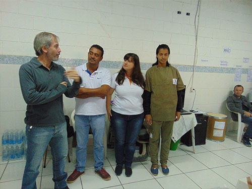 COOPERATIVAS DE RECICLAGEM DE CAMPINAS RECEBEM UNIFORMES DA ARCOR DO BRASIL