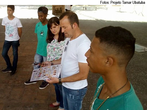 JOVENS DO PROJETO TAMAR CONHECEM O SALÃO INTERNACIONAL DE HUMOR DE PIRACICABA