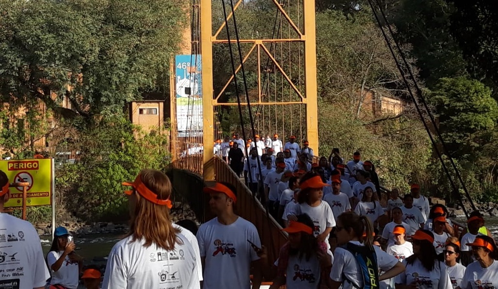 CAMINHADA COM HUMOR LEVA MAIS DE 500 ÀS MARGENS DO RIO PIRACICABA