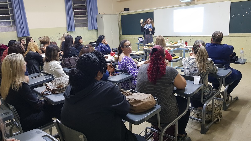PROGRAMA APRENDENDO COM PRAZER PROMOVE FORMAÇÃO EM NUTRIÇÃO