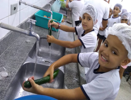 ESCOLA DE RIO DAS PEDRAS DESENVOLVE O PROJETO ALIMENTAÇÃO NUTRITIVA E VIDA ATIVA = ESCOLA SAUDÁVEL
