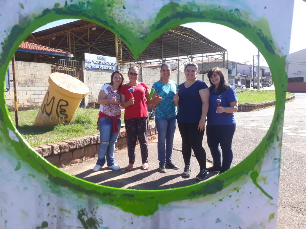 RIO DAS PEDRAS RECEBE PINTURAS DE BRINCADEIRAS EM CALÇADAS E PRAÇAS